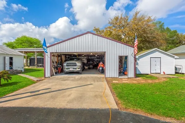 $269,900 | 206 South 2nd Street, Gueydan, LA 70542