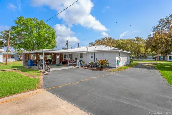 $269,900 | 206 South 2nd Street, Gueydan, LA 70542