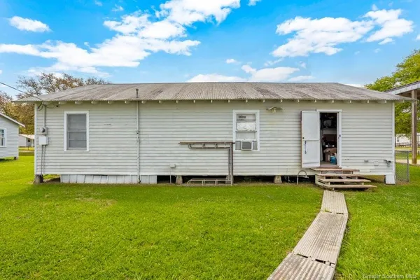 $269,900 | 206 South 2nd Street, Gueydan, LA 70542