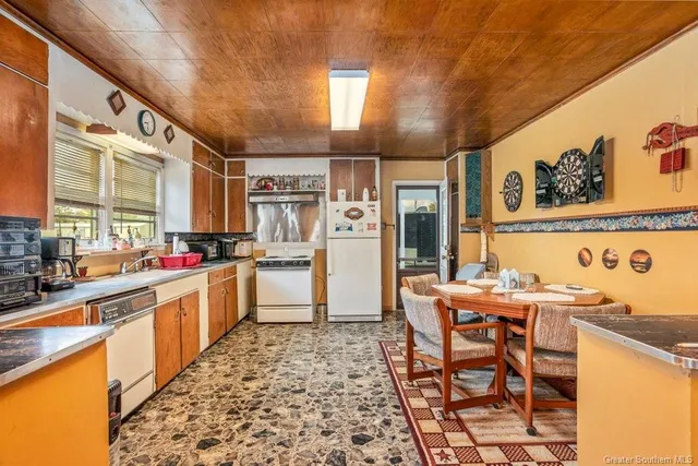 $269,900 | 206 South 2nd Street, Gueydan, LA 70542