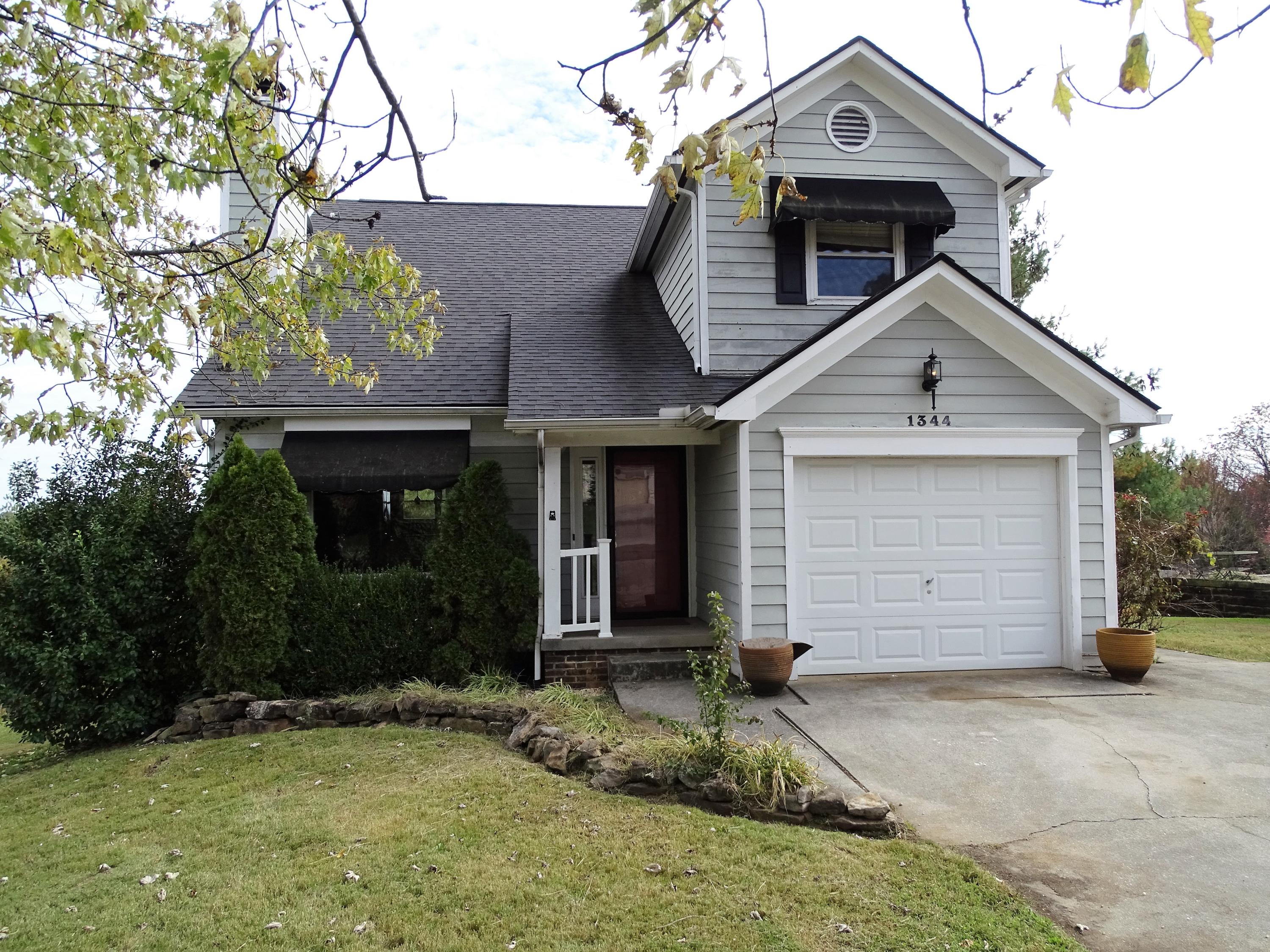 1344 Wenlock Road Knoxville, TN 37922 - Photo 1 of 18 1 - Front