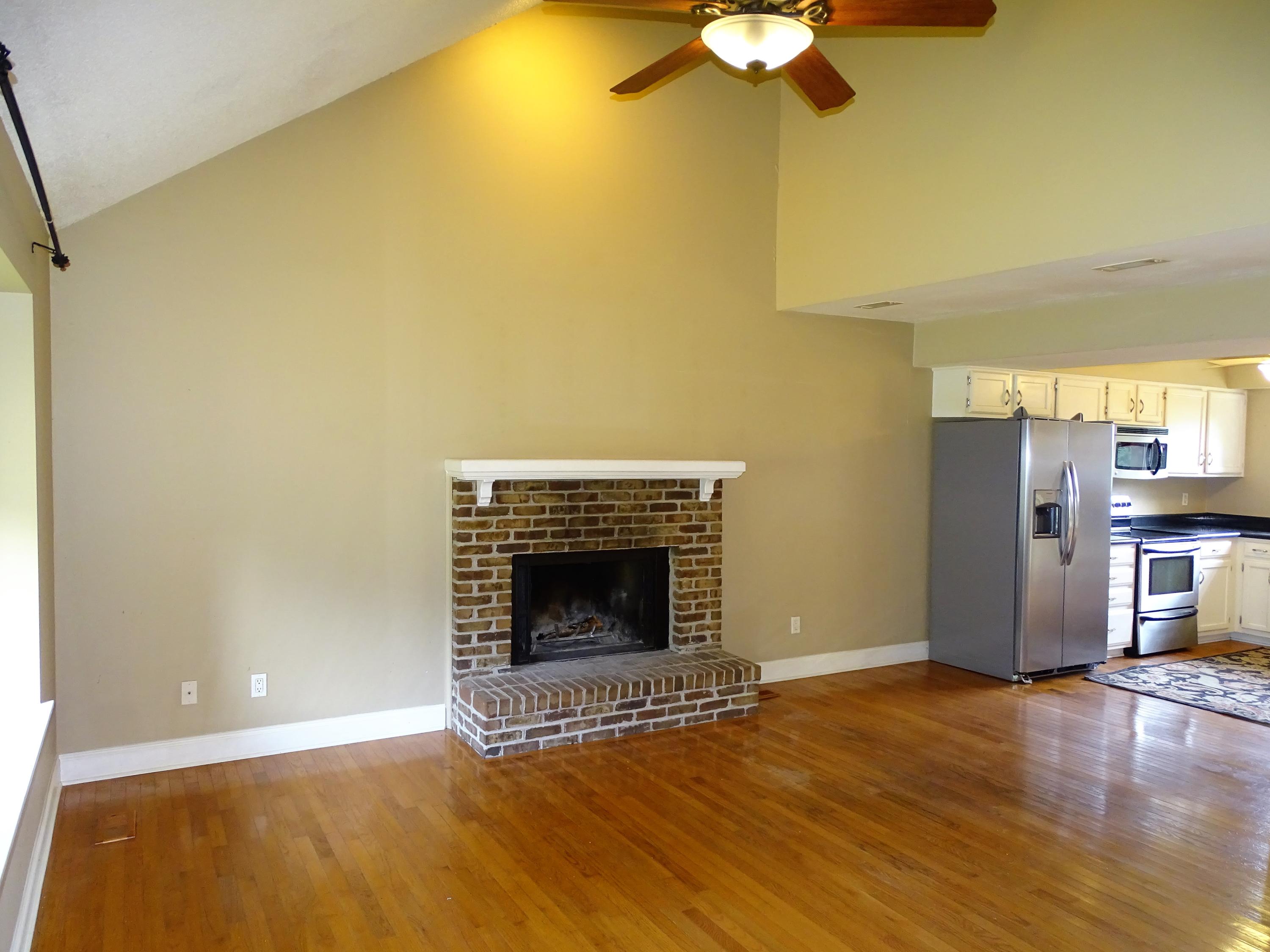 1344 Wenlock Road Knoxville, TN 37922 - Photo 2 of 18 2 - LR - Kitchen