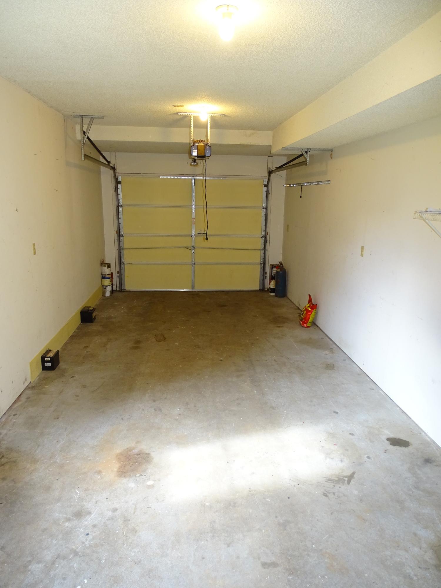 1344 Wenlock Road Knoxville, TN 37922 - Photo 15 of 18 99 - Garage