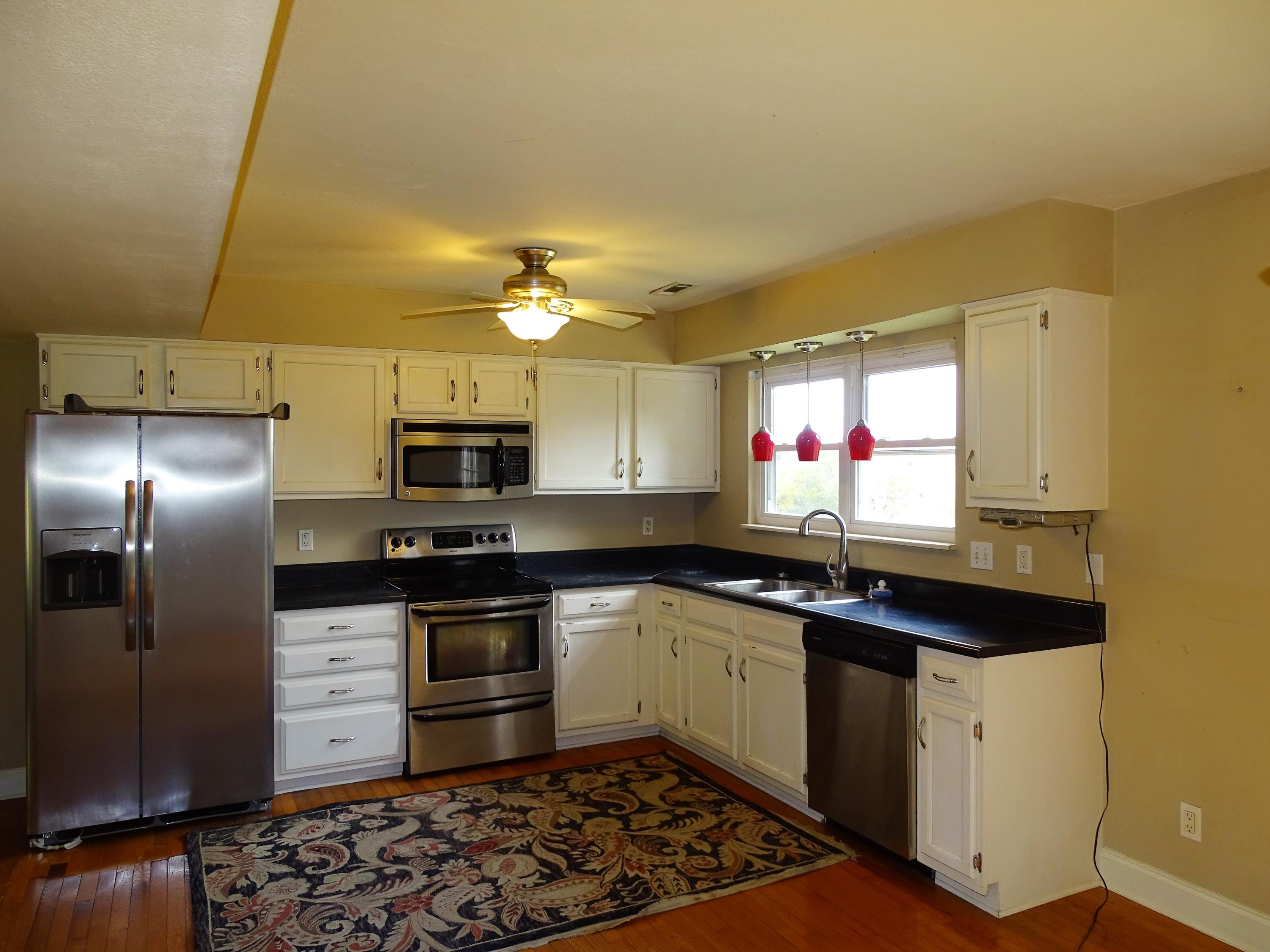 1344 Wenlock Road Knoxville, TN 37922 - Photo 4 of 18 3 - Kitchen