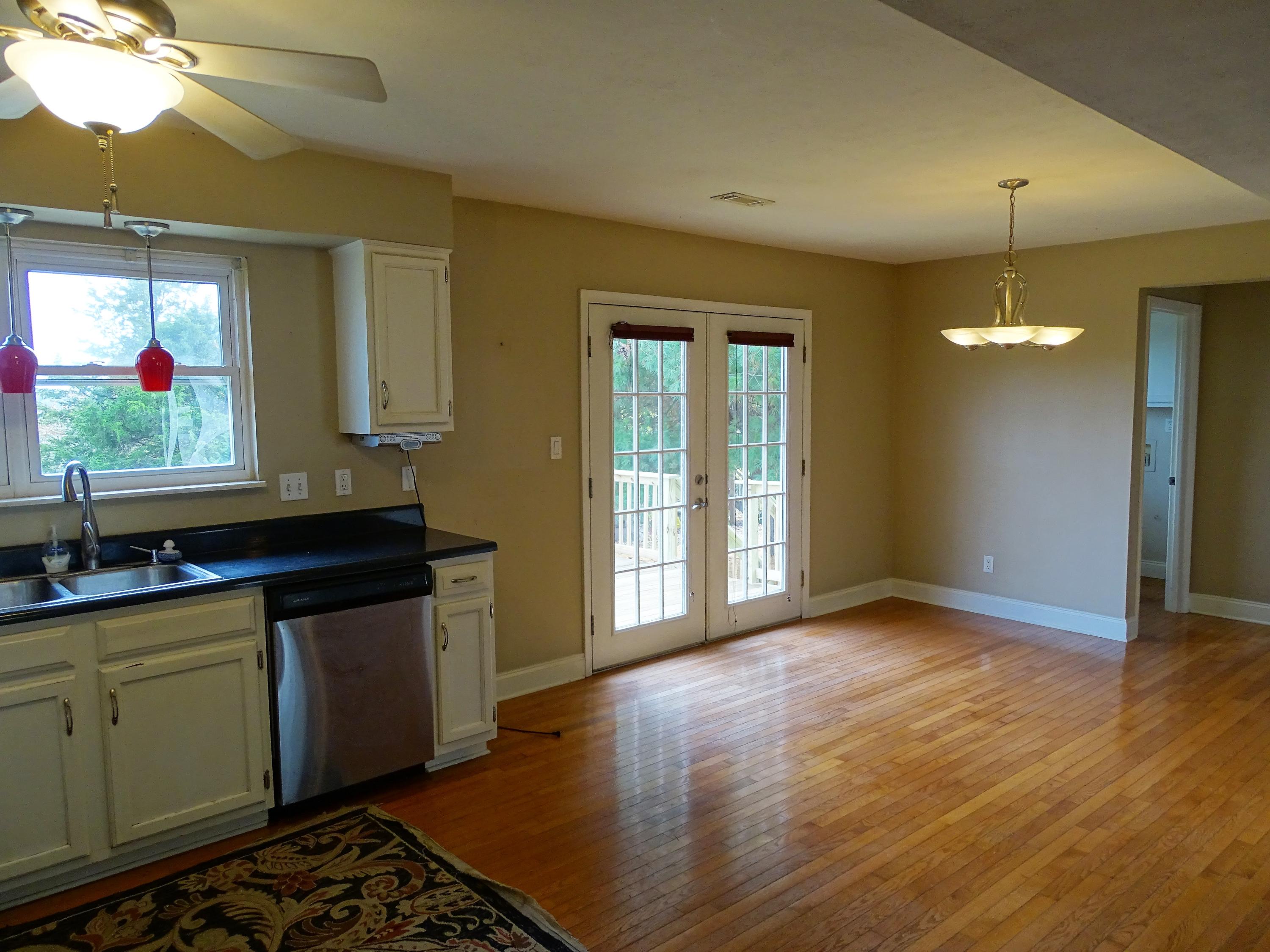 1344 Wenlock Road Knoxville, TN 37922 - Photo 5 of 18 4 - Kitchen - Dining