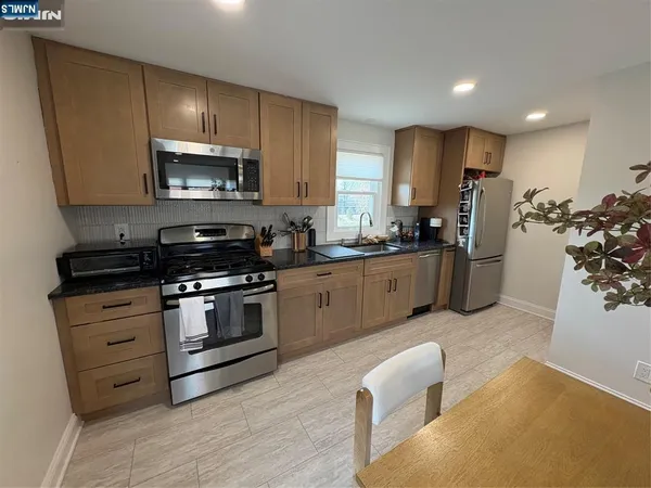 $2,550 | 352 New York Avenue, Unit 2, Lyndhurst, NJ 07071