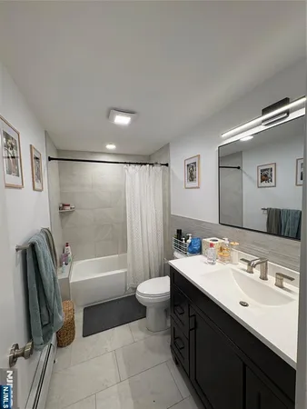 $2,550 | 352 New York Avenue, Unit 2, Lyndhurst, NJ 07071