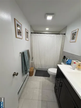 $2,550 | 352 New York Avenue, Unit 2, Lyndhurst, NJ 07071