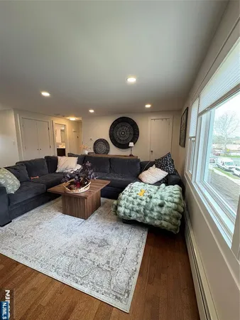 $2,550 | 352 New York Avenue, Unit 2, Lyndhurst, NJ 07071