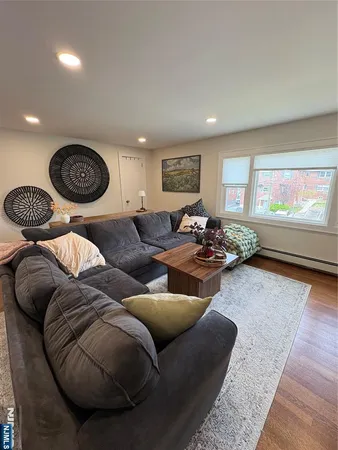 $2,550 | 352 New York Avenue, Unit 2, Lyndhurst, NJ 07071