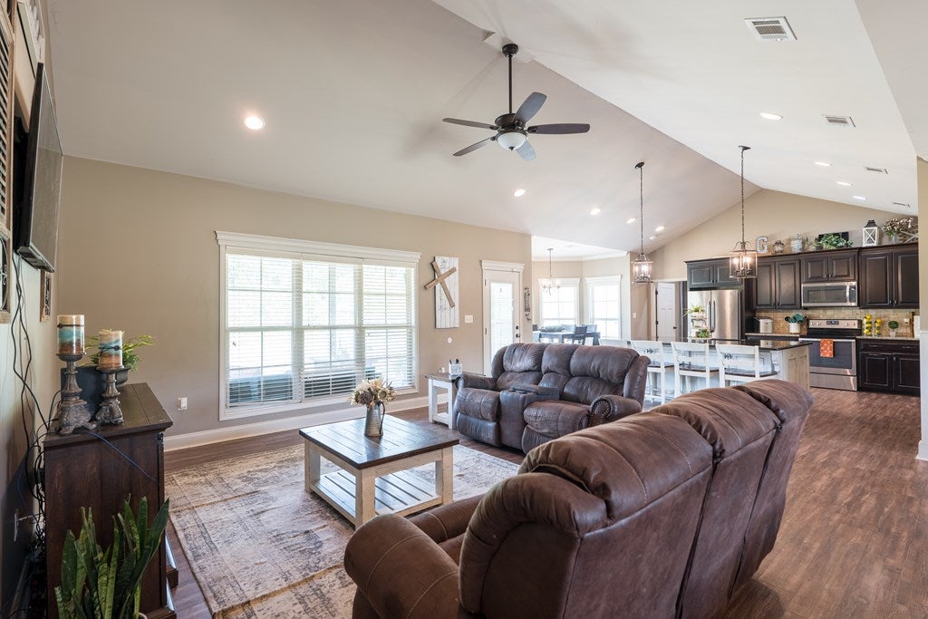 606 Greggs Road Adel, GA 31620 - Photo 8 of 41 Gallery Image 8