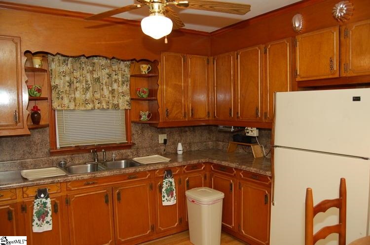 23 Dendy Street Pelzer, SC 29669 - Photo 5 of 35 Gallery Image 5