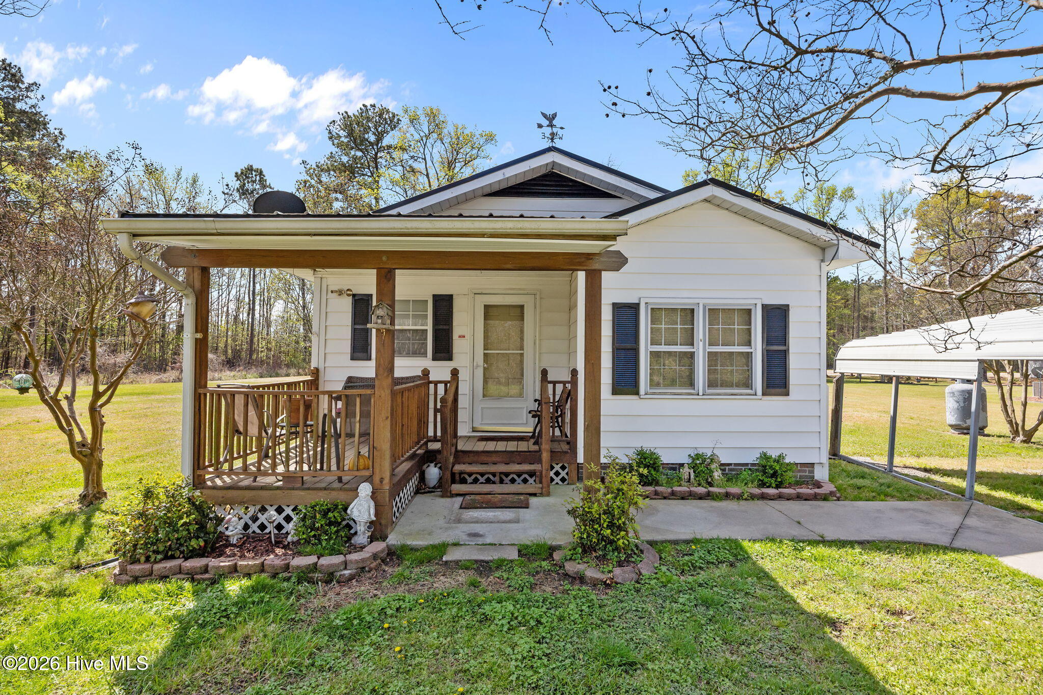 47 Litchfield Road Creswell, NC 27928 - Photo 1 of 46 1-web-or-mls-IMG_0316