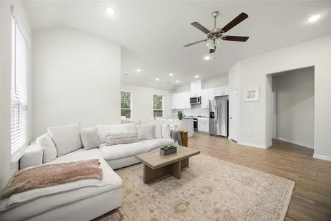 $384,900 | 420 Stone Holw Drive, Ferris, TX 75125