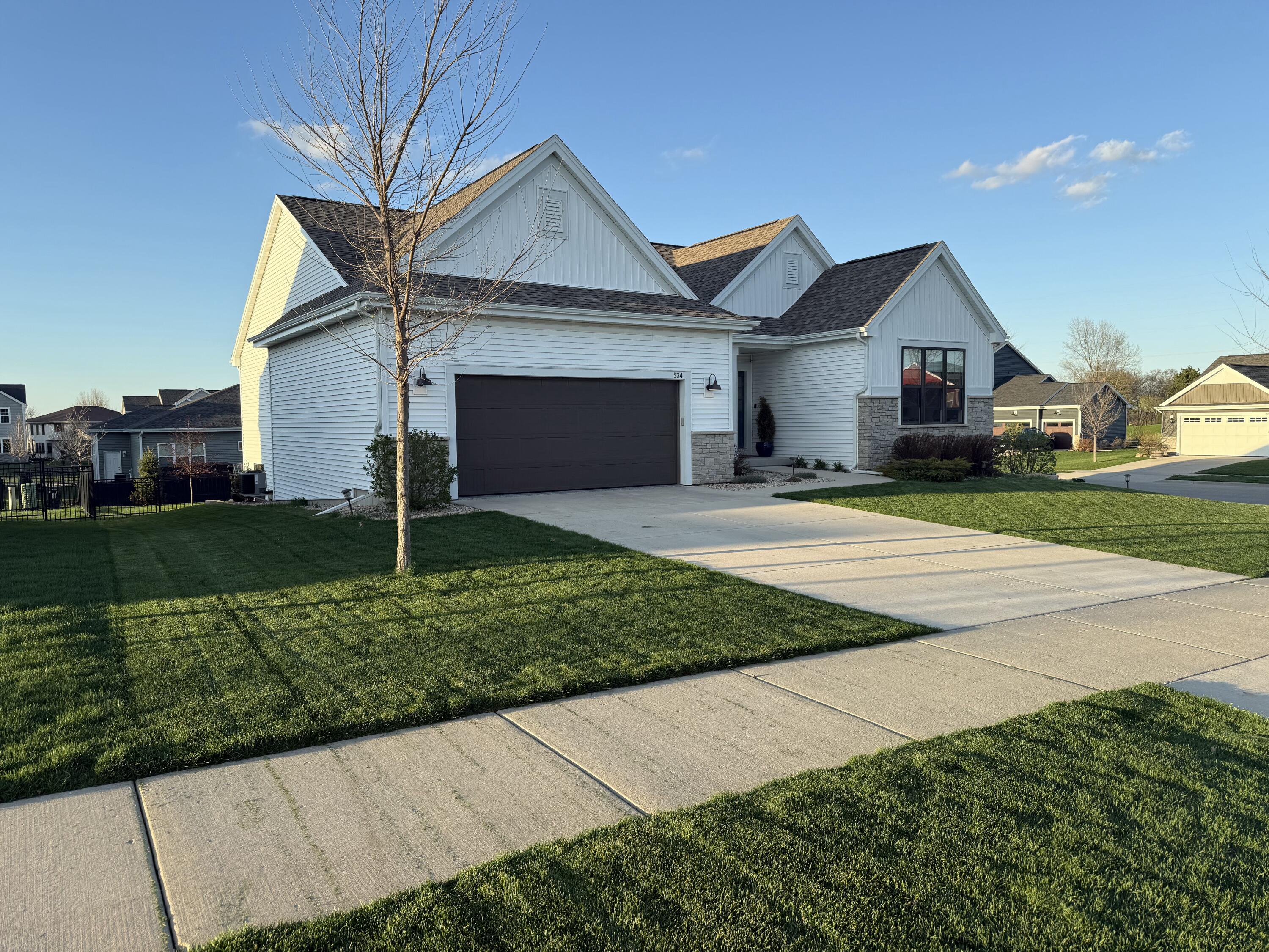 534 Foxfield Rd. Oregon, WI 53575 - Photo 2 of 18 IMG_4343