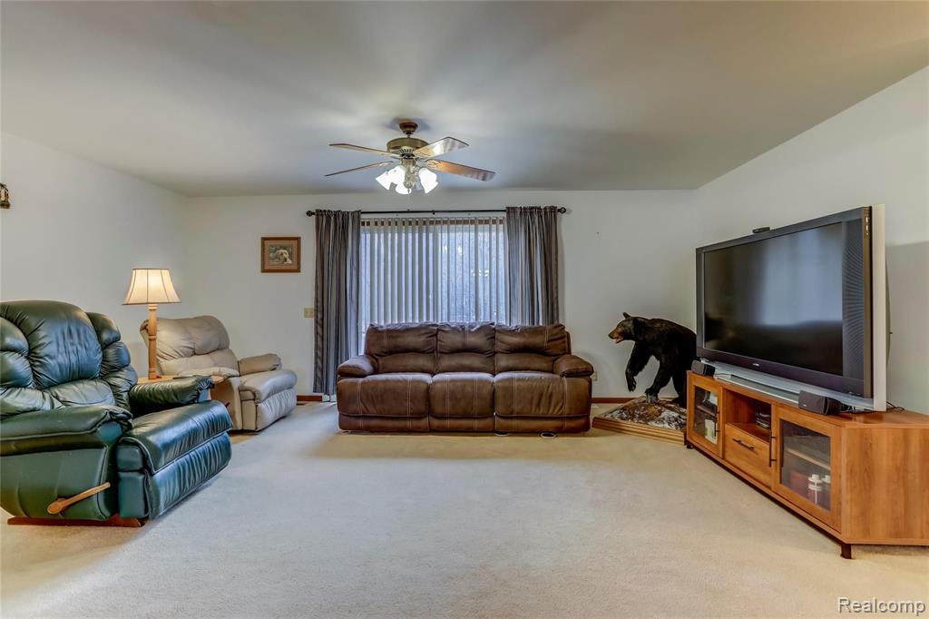 43160 Willis Road Belleville, MI 48111 - Photo 9 of 24