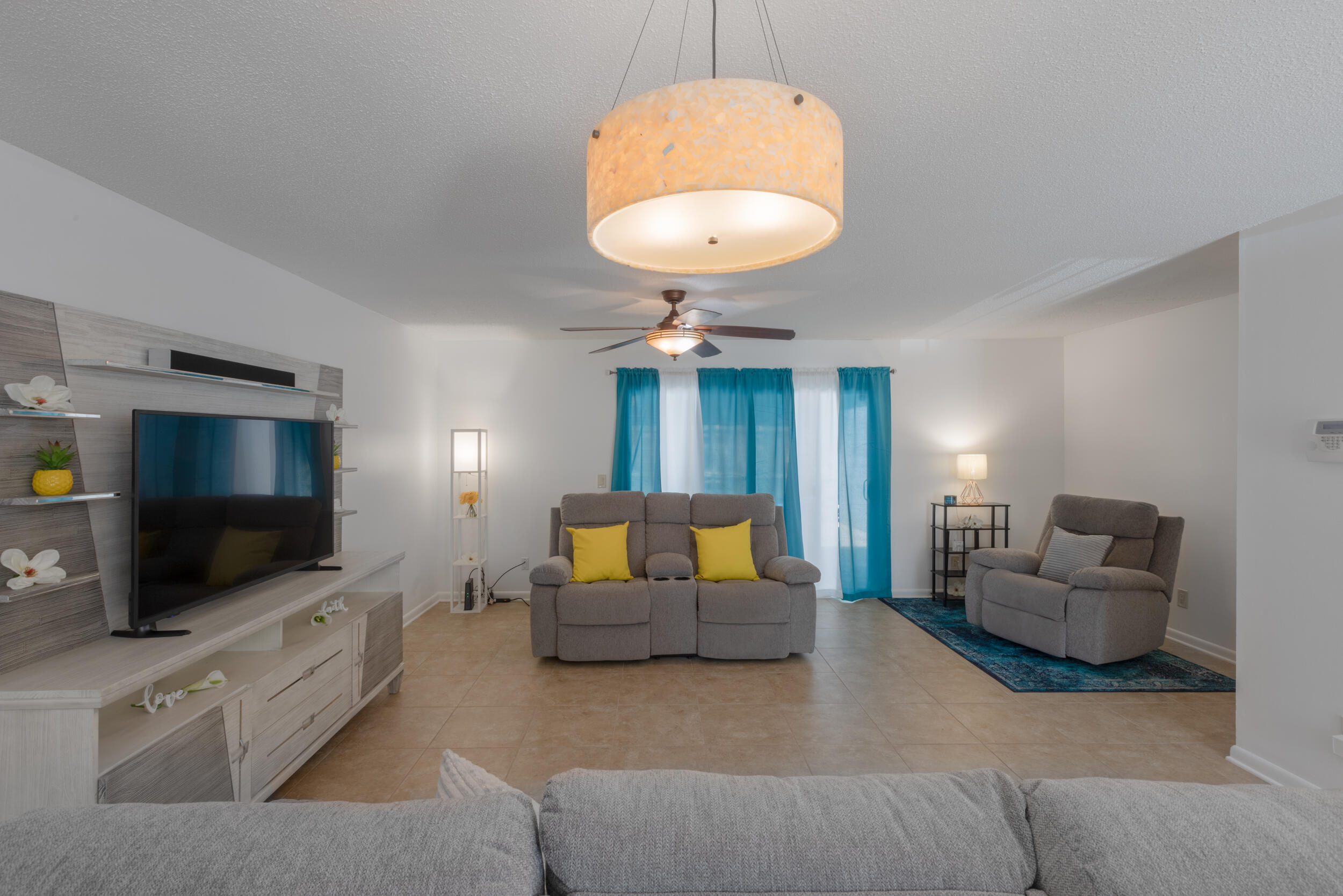 900 State Rd S-7-297, Unit I2 Beaufort, SC 29902 - Photo 7 of 15 Living Room