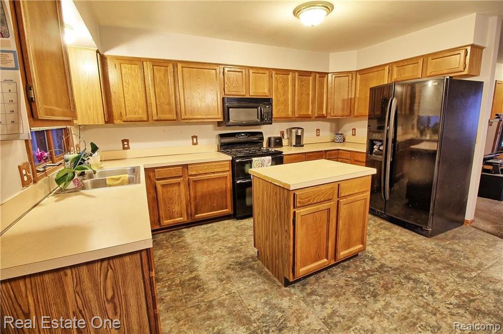 3633 Mildred Avenue Rochester Hills, MI 48309 - Photo 7 of 20