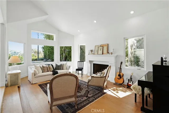 $2,699,000 | 3622 Reina Court, Calabasas, CA 91302