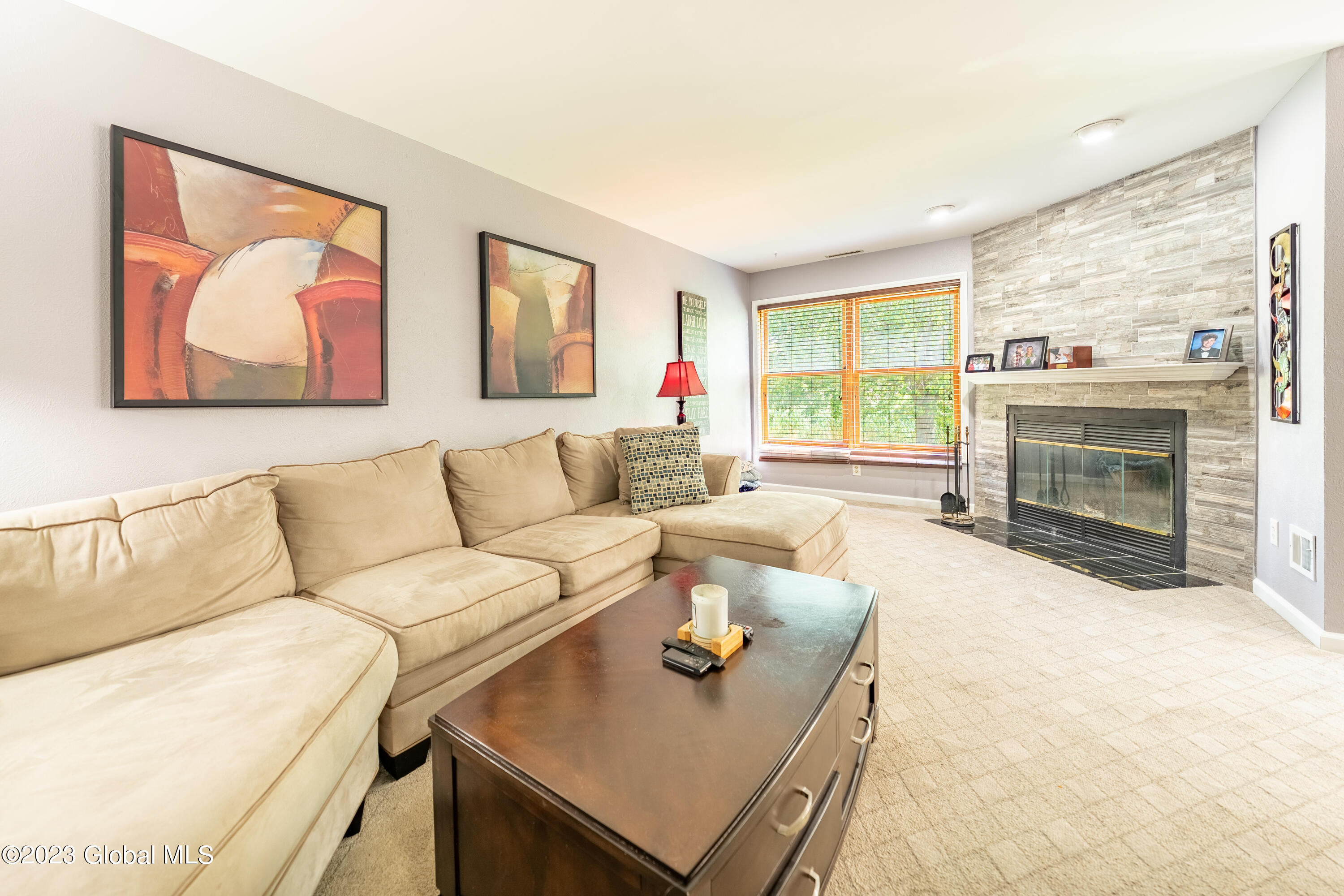 33 Harvard Road Colonie, NY 12189 - Photo 4 of 30 DSC06956-HDR