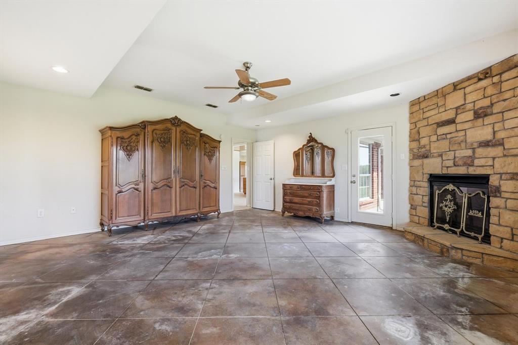 12190 Bell Road Pilot Point, TX 76258 - Photo 21 of 39