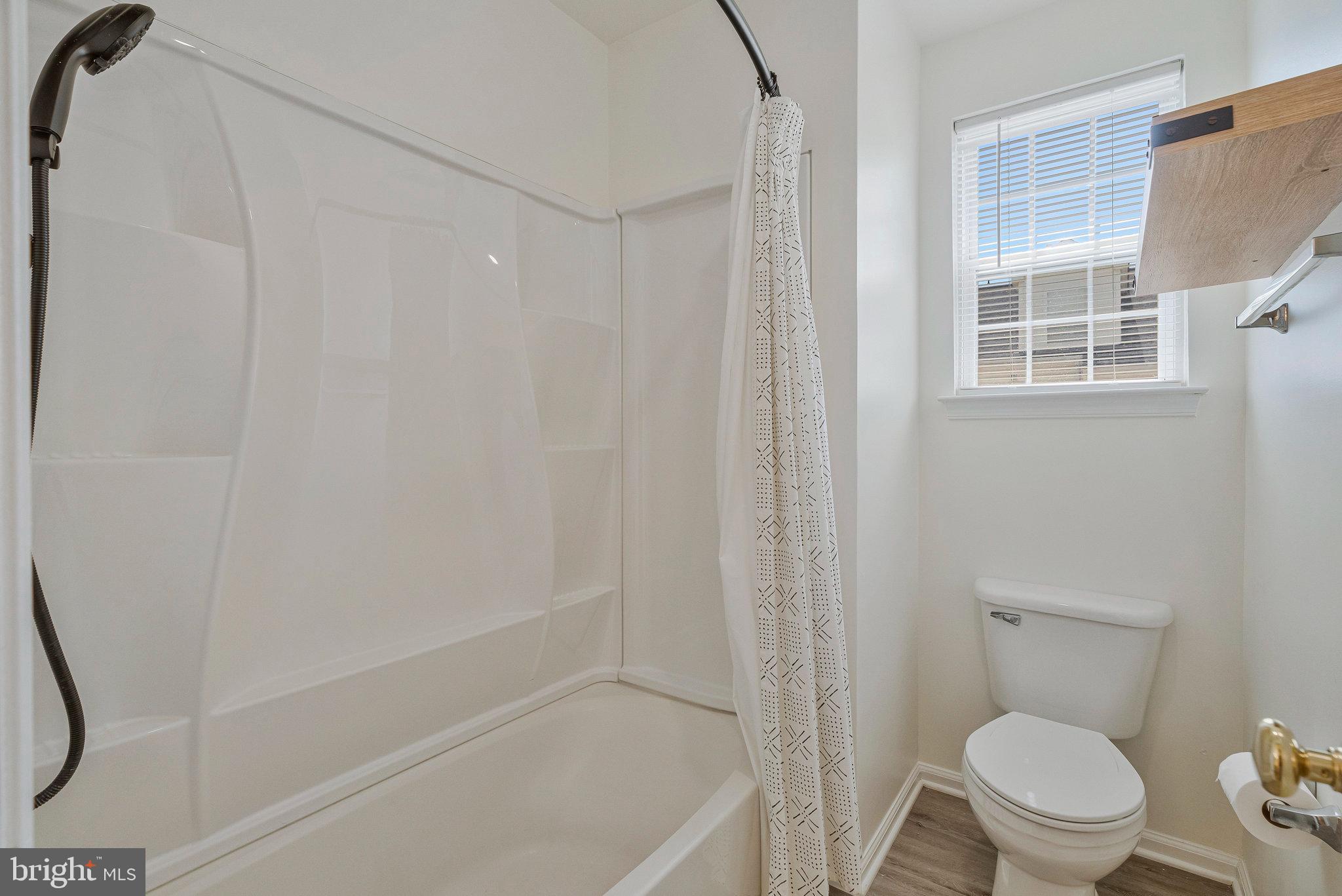 20964 Albion Lane Ashburn, VA 20147 - Photo 25 of 34 Bath #2