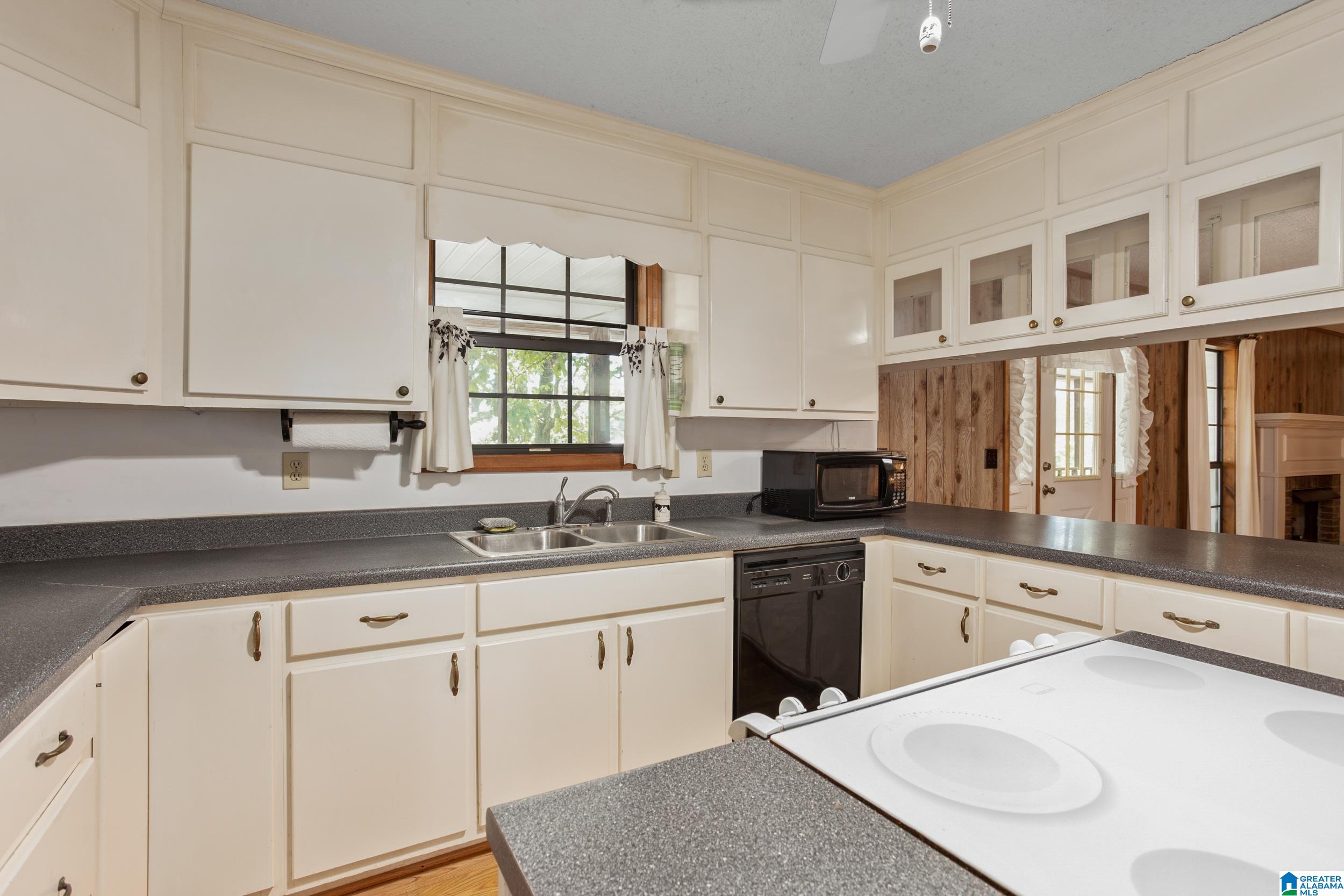 524 Coosa Island Road Cropwell, AL 35054 - Photo 13 of 39