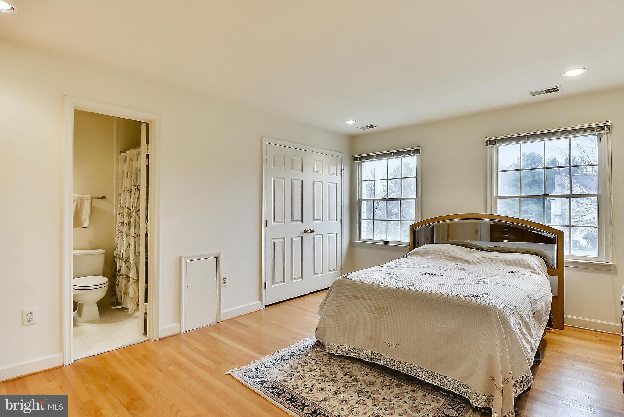 12642 Travilah Road Potomac, MD 20854 - Photo 17 of 29 Bedroom