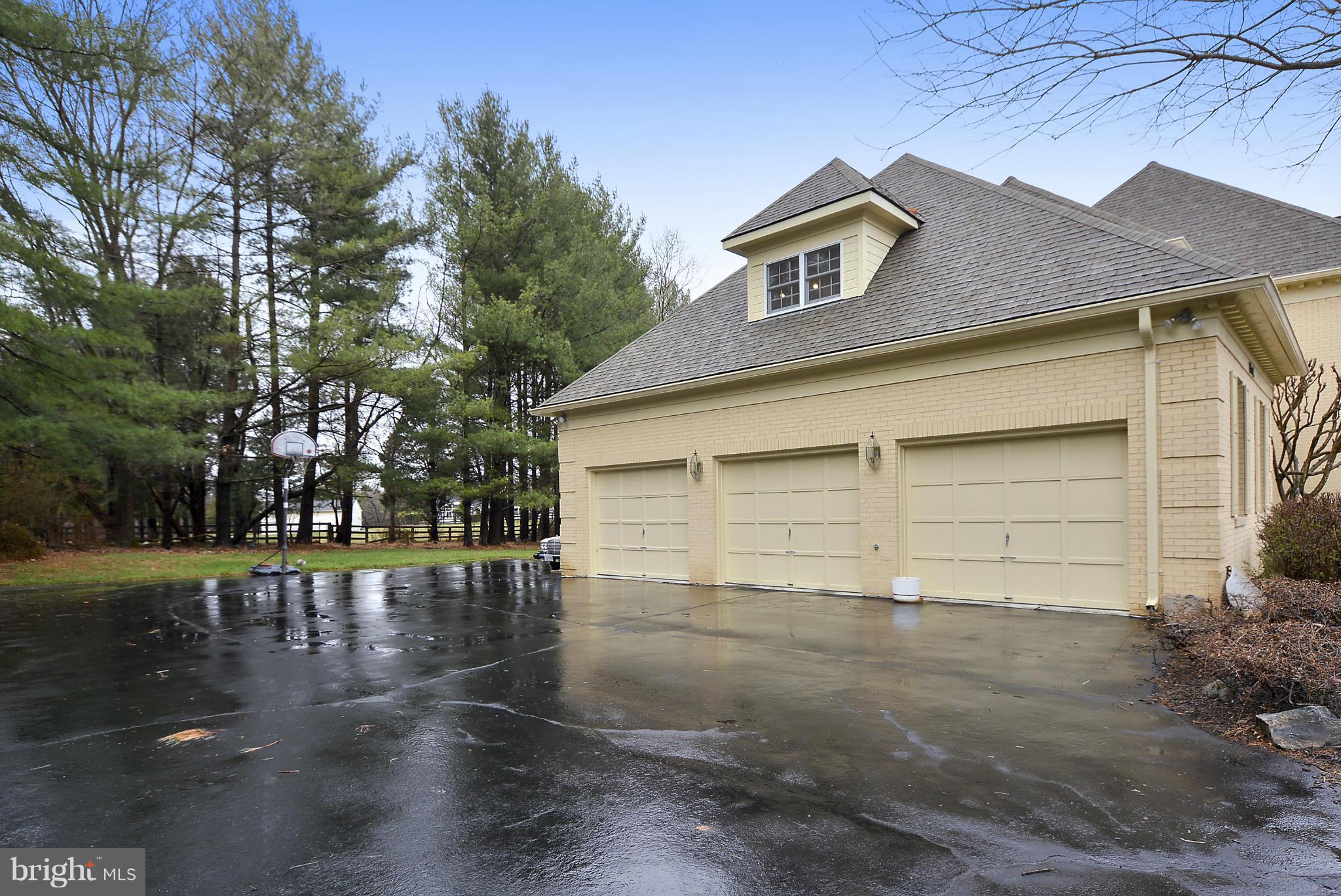 12642 Travilah Road Potomac, MD 20854 - Photo 26 of 29 Side loading garage