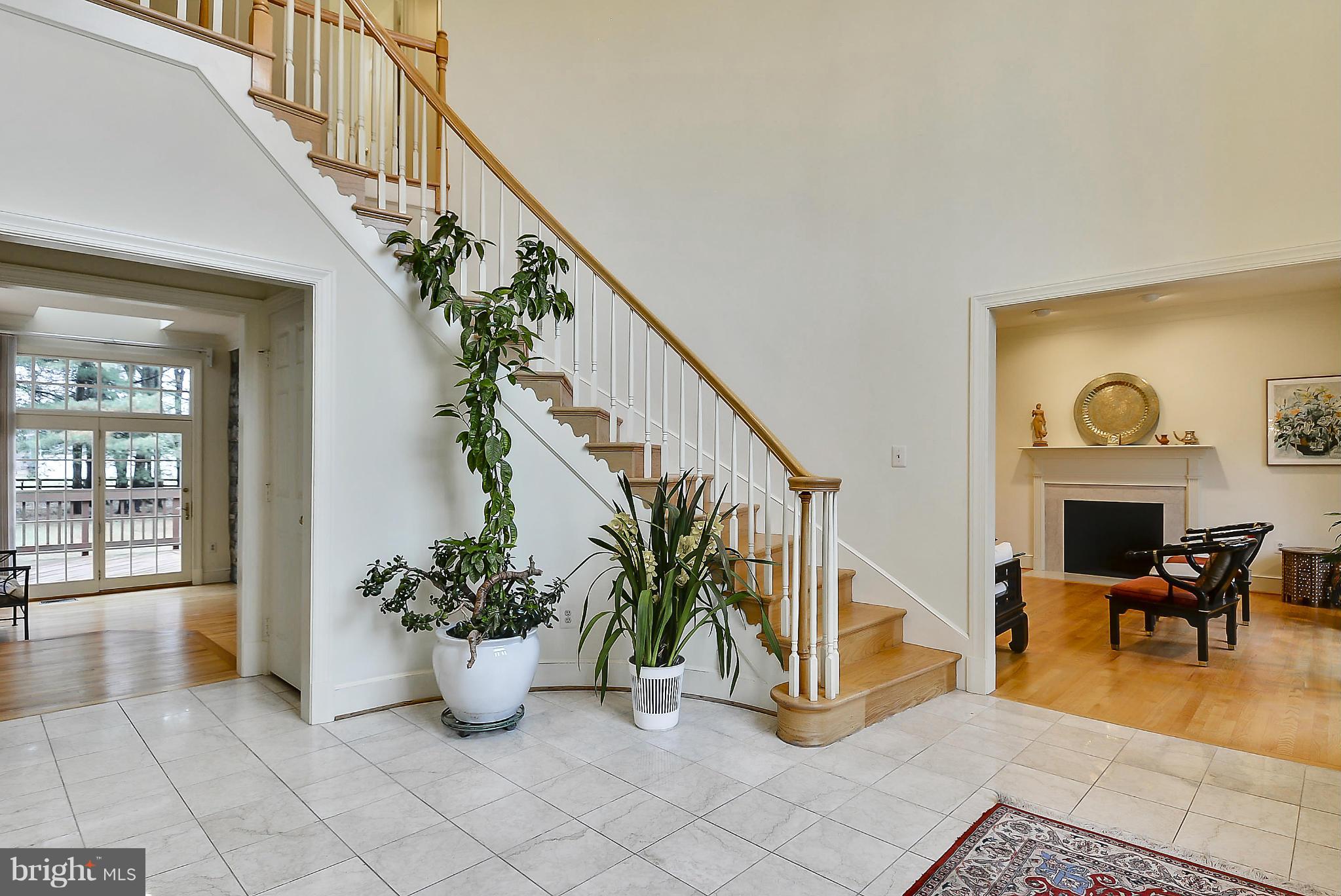 12642 Travilah Road Potomac, MD 20854 - Photo 5 of 29 Foyer