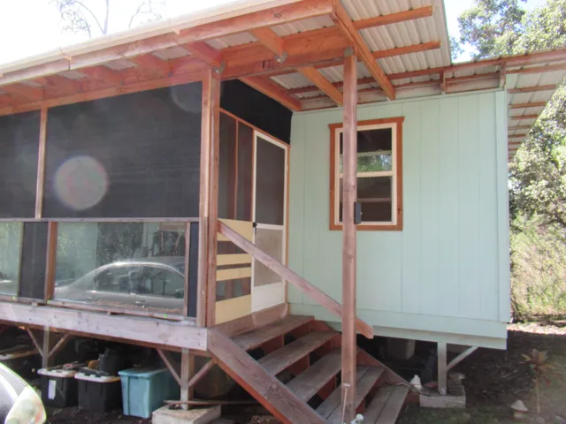 a view of entryway with a front door