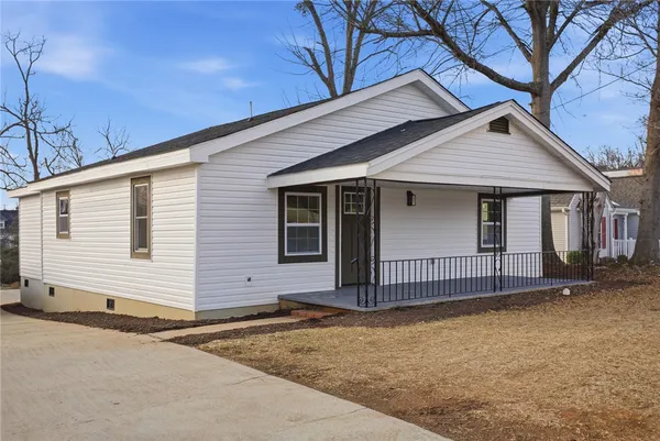 $236,500 | 408 South Oak Street, Seneca, SC 29678