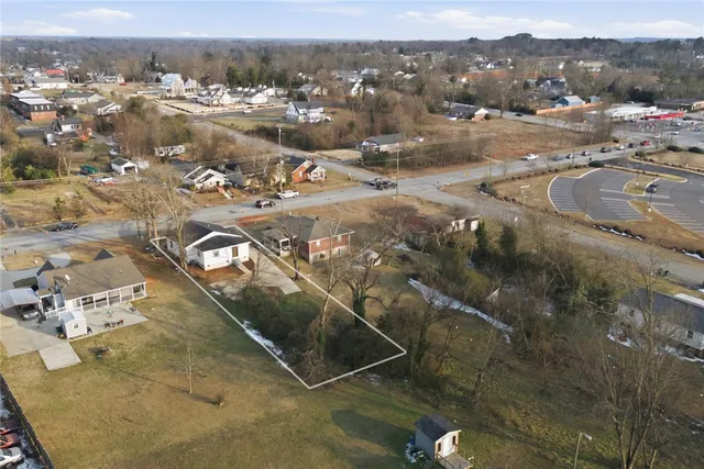 $239,000 | 408 South Oak Street, Seneca, SC 29678