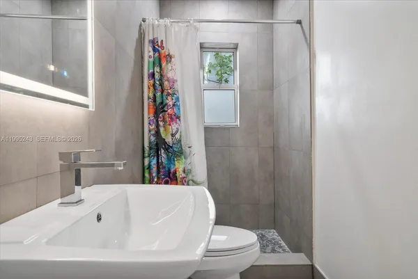 $6,650 | 2951 Jefferson Street, Miami, FL 33133