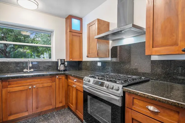 $6,650 | 2951 Jefferson Street, Miami, FL 33133