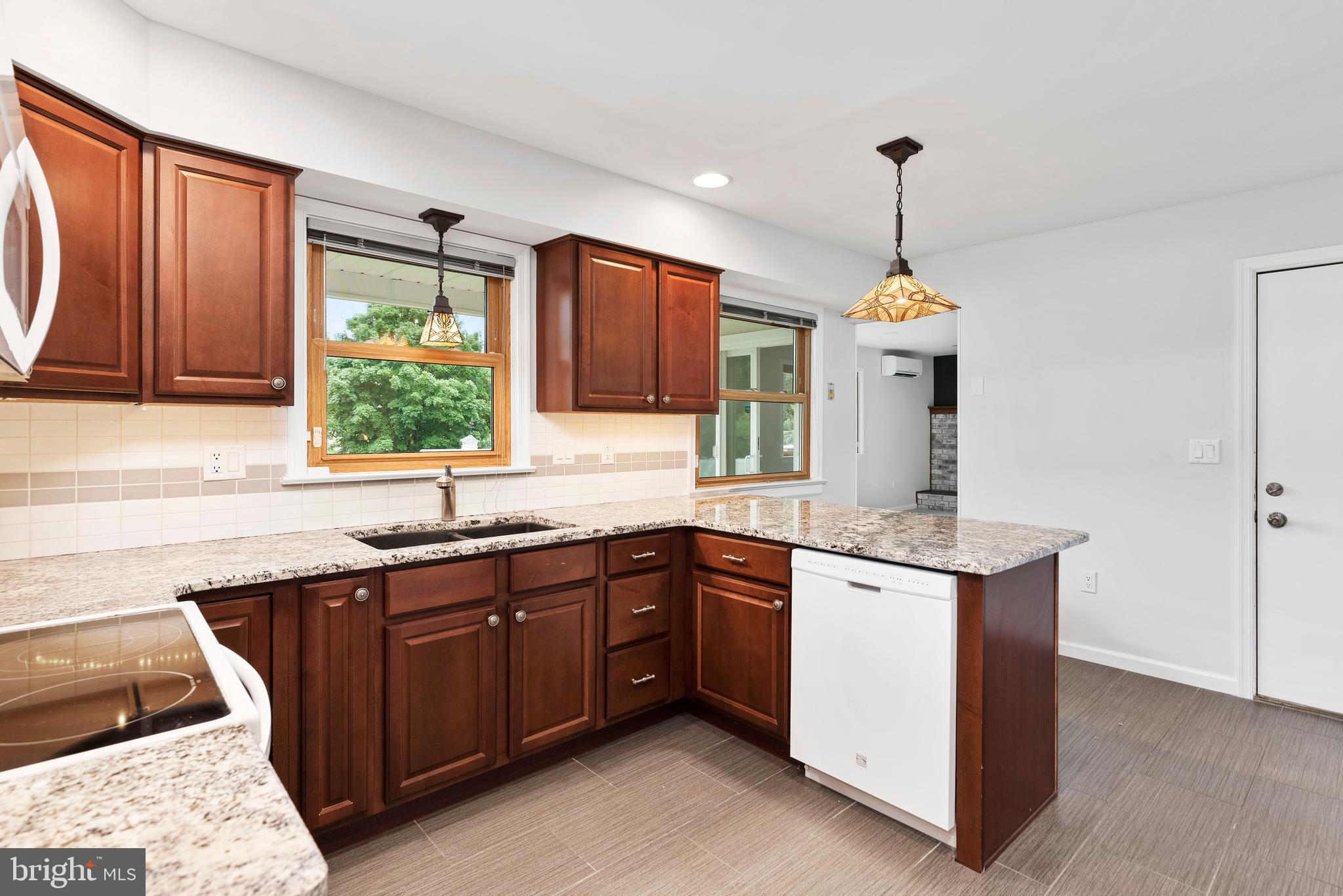2727 Colonial Road Harrisburg, PA 17112 - Photo 12 of 37 Gallery Image 12