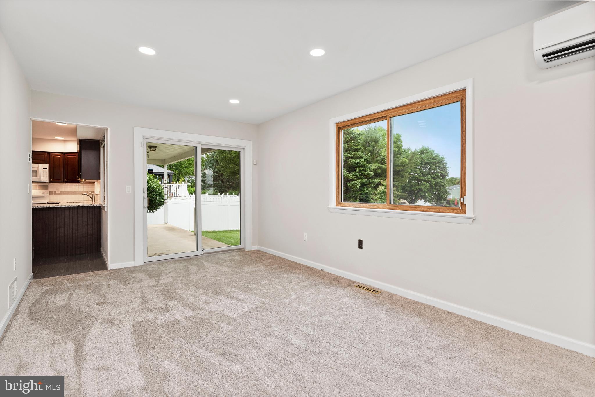 2727 Colonial Road Harrisburg, PA 17112 - Photo 19 of 37 family room