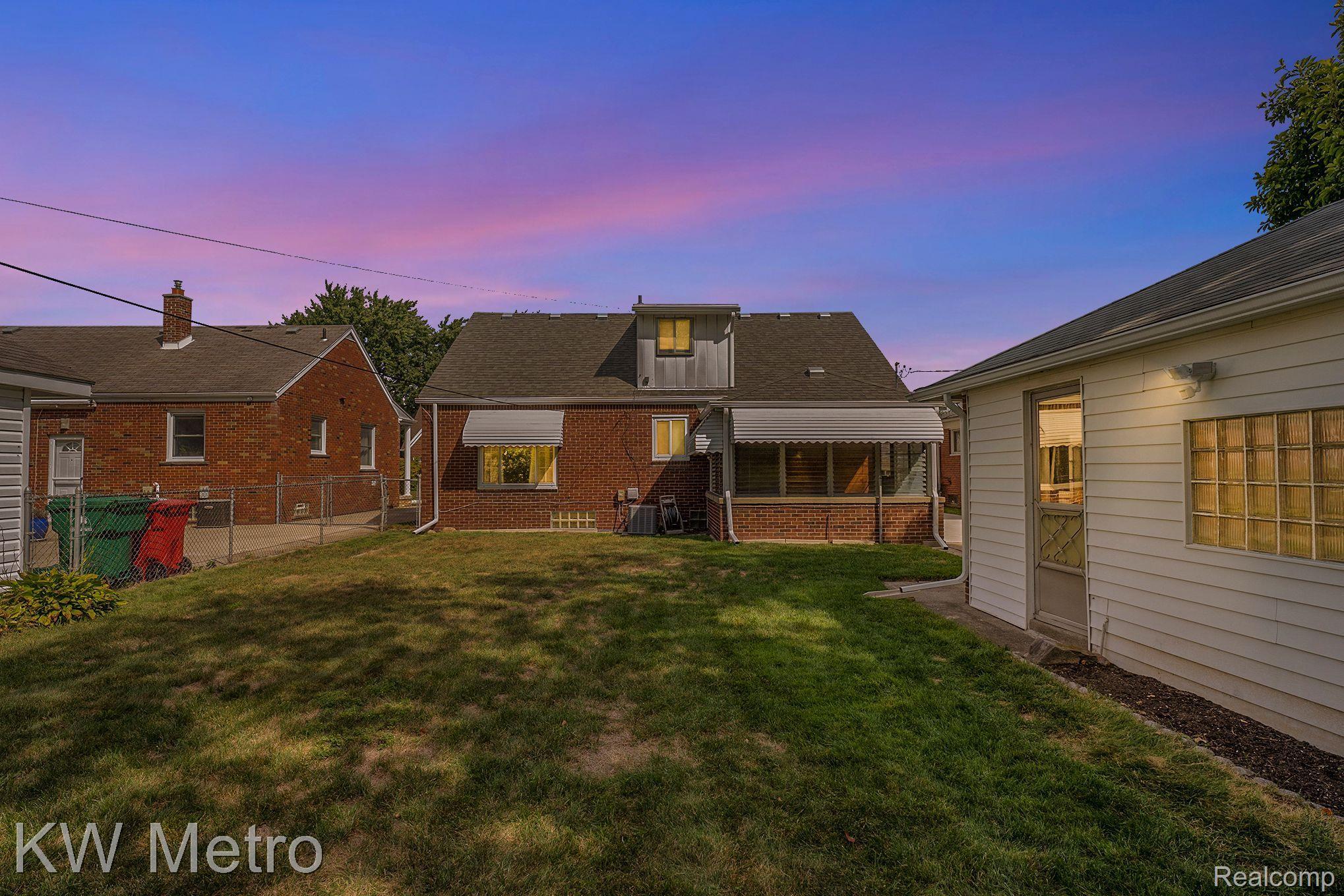 15570 Charles R Avenue Eastpointe, MI 48021 - Photo 32 of 32 Gallery Image 32