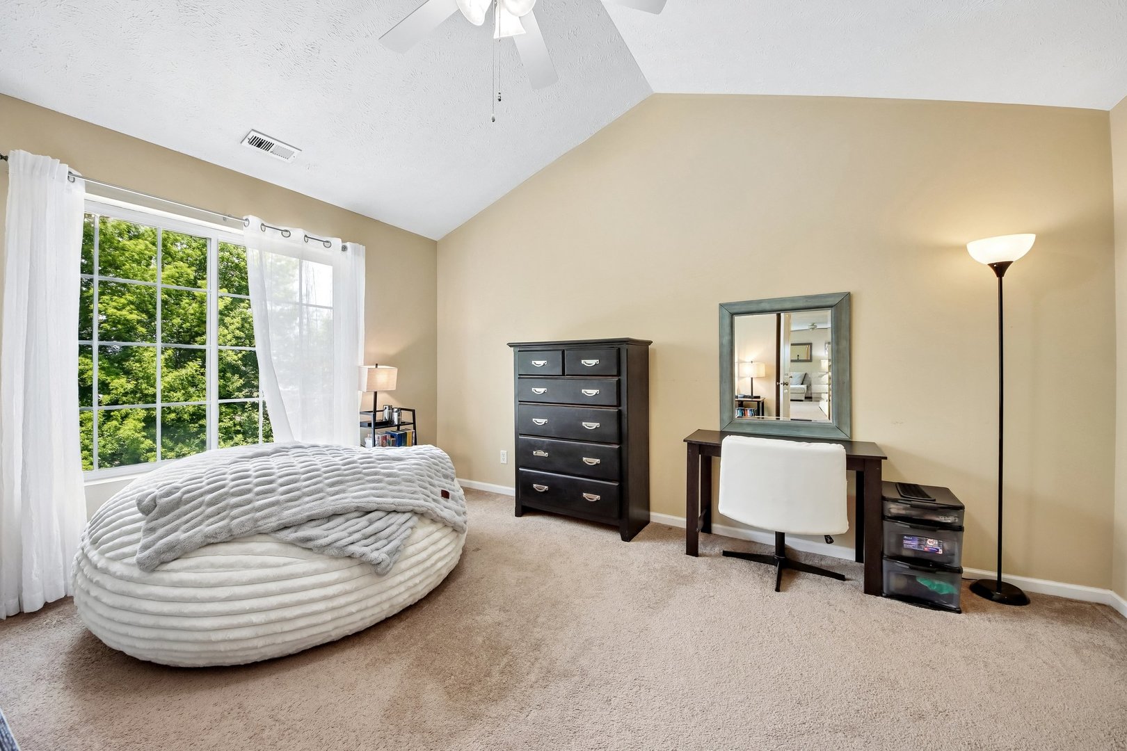 661 Stonegate Drive Sycamore, IL 60178 - Photo 9 of 20