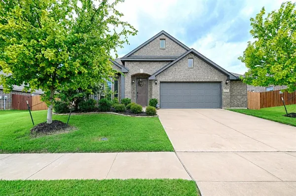 $2,600 | 1721 Maplewood Drive, Glenn Heights, TX 75154