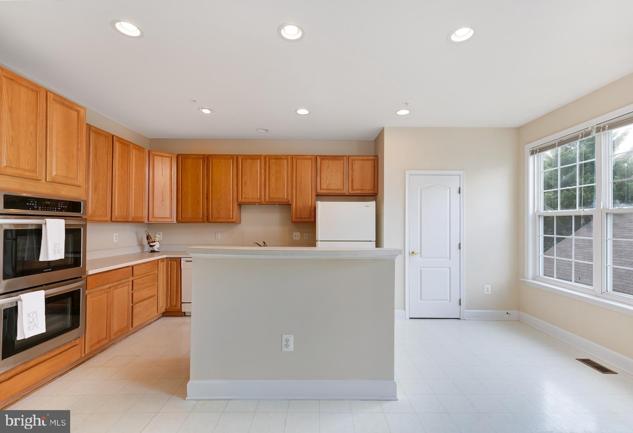 604 Cedar Spring Street Gaithersburg, MD 20877 - Photo 12 of 37 Gallery Image 12