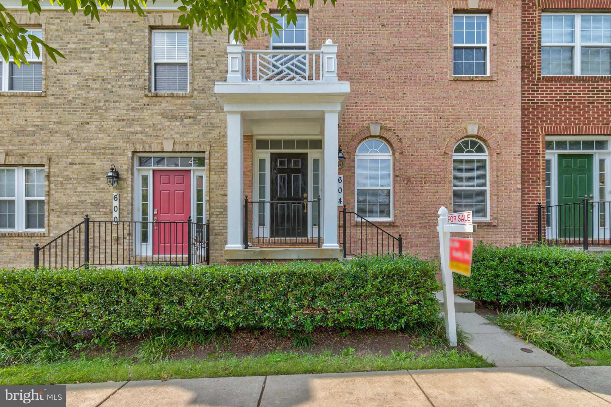 604 Cedar Spring Street Gaithersburg, MD 20877 - Photo 3 of 37 Gallery Image 3