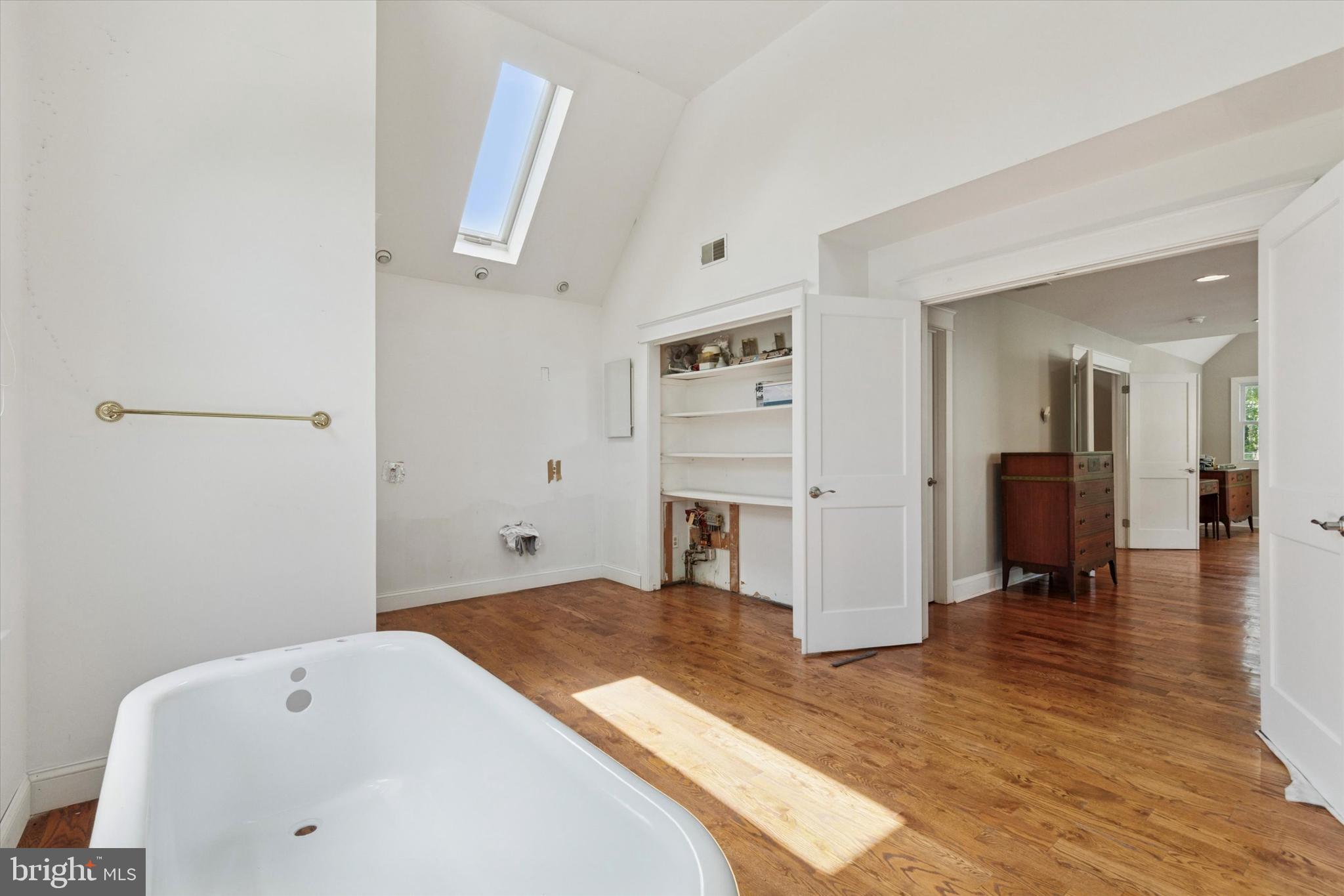 140 North Rolling Road Springfield, PA 19064 - Photo 32 of 34 a bedroom with a bed and a view of bathroom