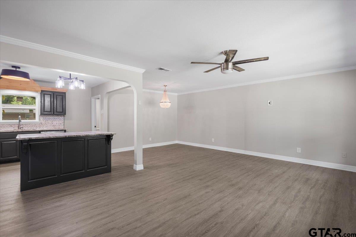 604 Layton Street Kilgore, TX 75662 - Photo 7 of 40
