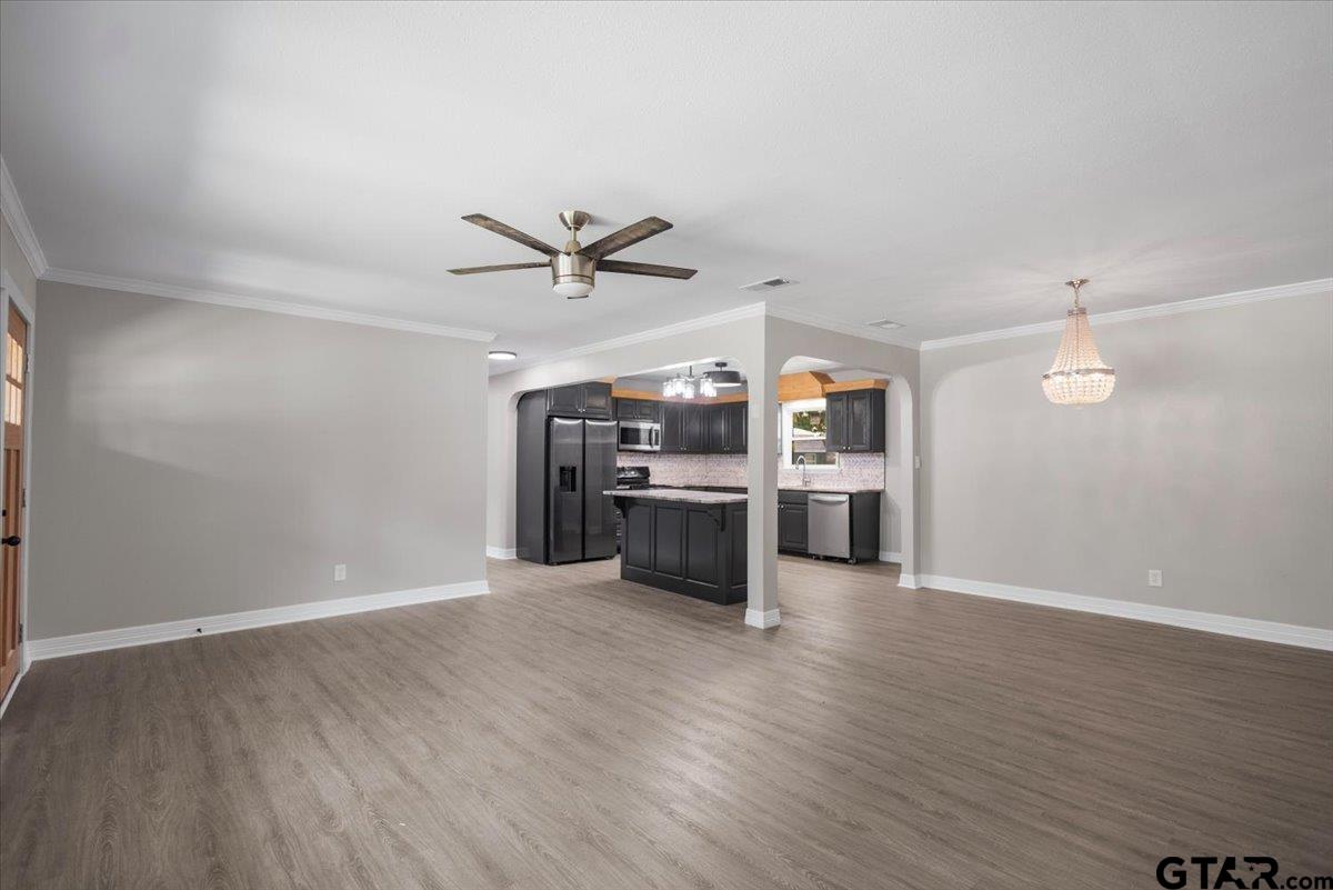 604 Layton Street Kilgore, TX 75662 - Photo 8 of 40