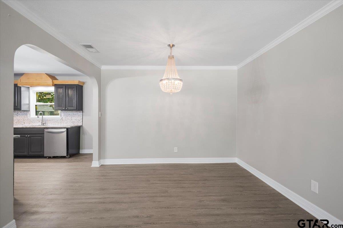 604 Layton Street Kilgore, TX 75662 - Photo 9 of 40