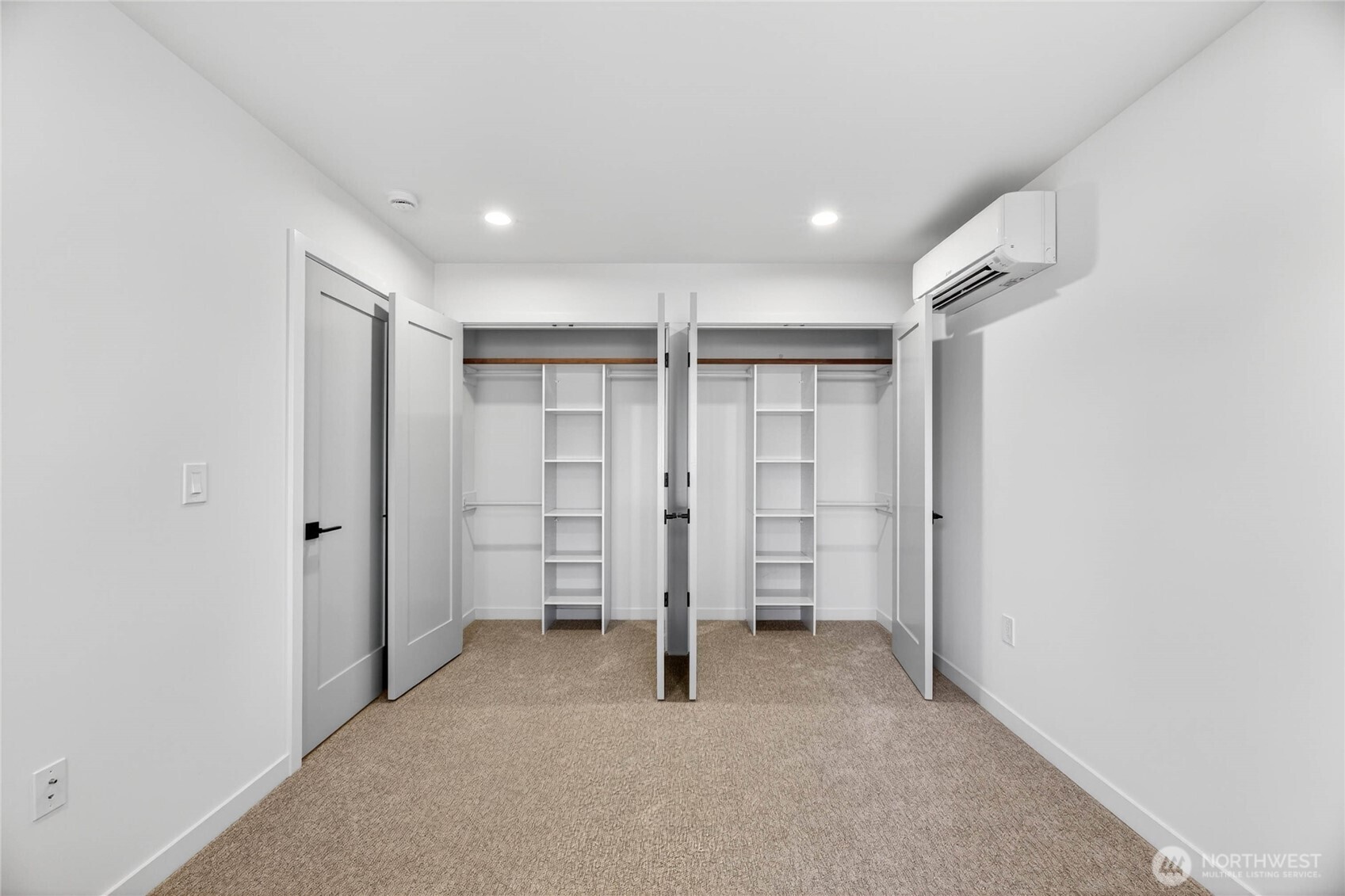 4144 44th Avenue Southwest Seattle, WA 98116 - Photo 19 of 35