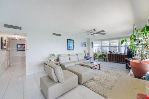 $699,000 | 1950 South Ocean Drive, Unit 15P, Hallandale Beach, FL 33009
