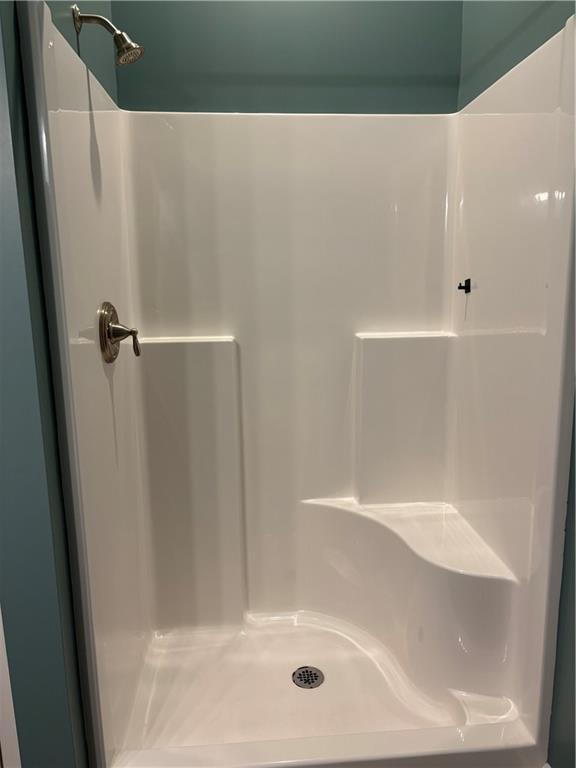 901 Valentina Lane Lower Burrell, PA 15068 - Photo 14 of 25 a bathroom with a shower