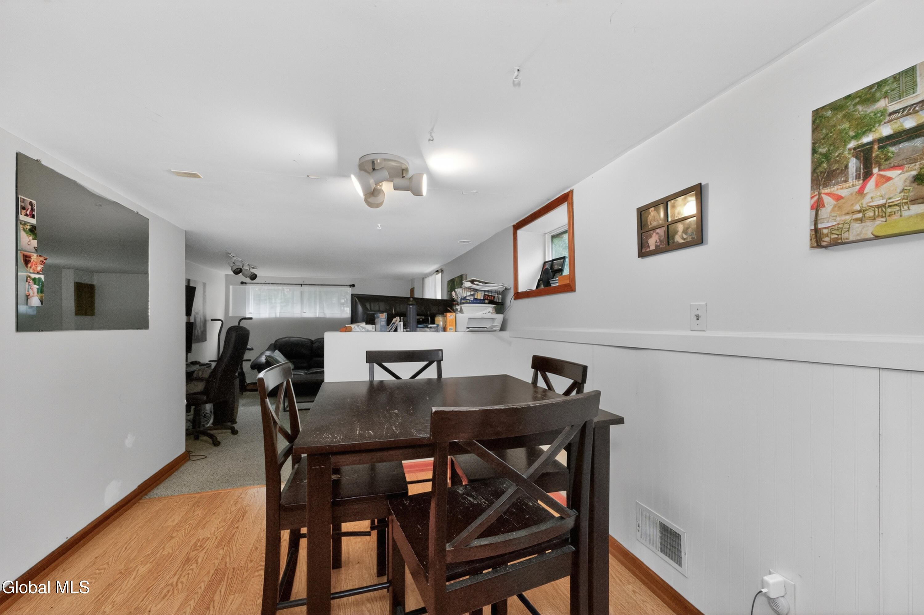 48 Schoolhouse Road Guilderland, NY 12203 - Photo 29 of 44 2 Apt Down 4